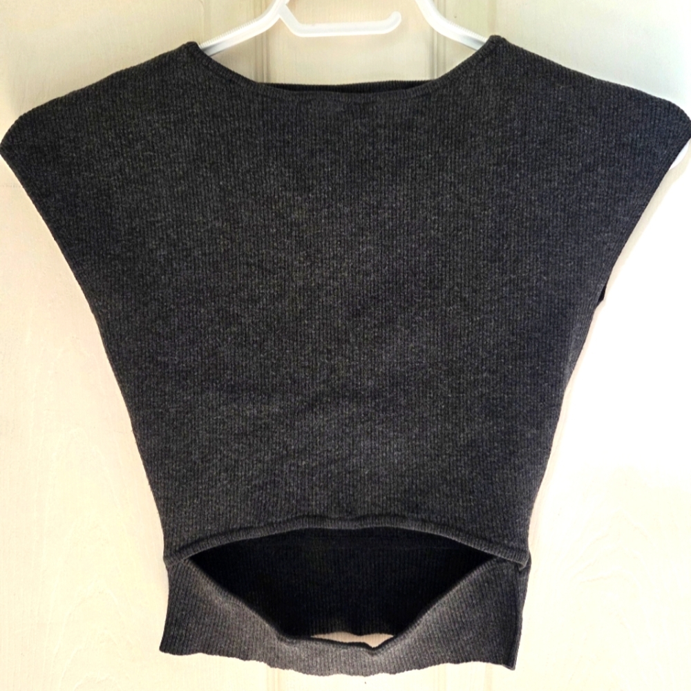 *Free With Purchase* Wilfred Charcoal Crop Top